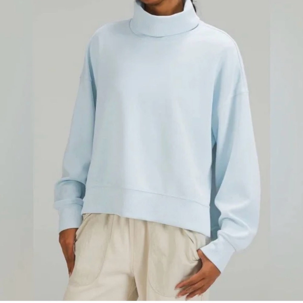 Lululemon Softstream turtleneck pullover. Light Blue Women's. Sz 6